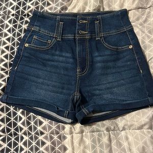No boundaries size 5 Jean shorts